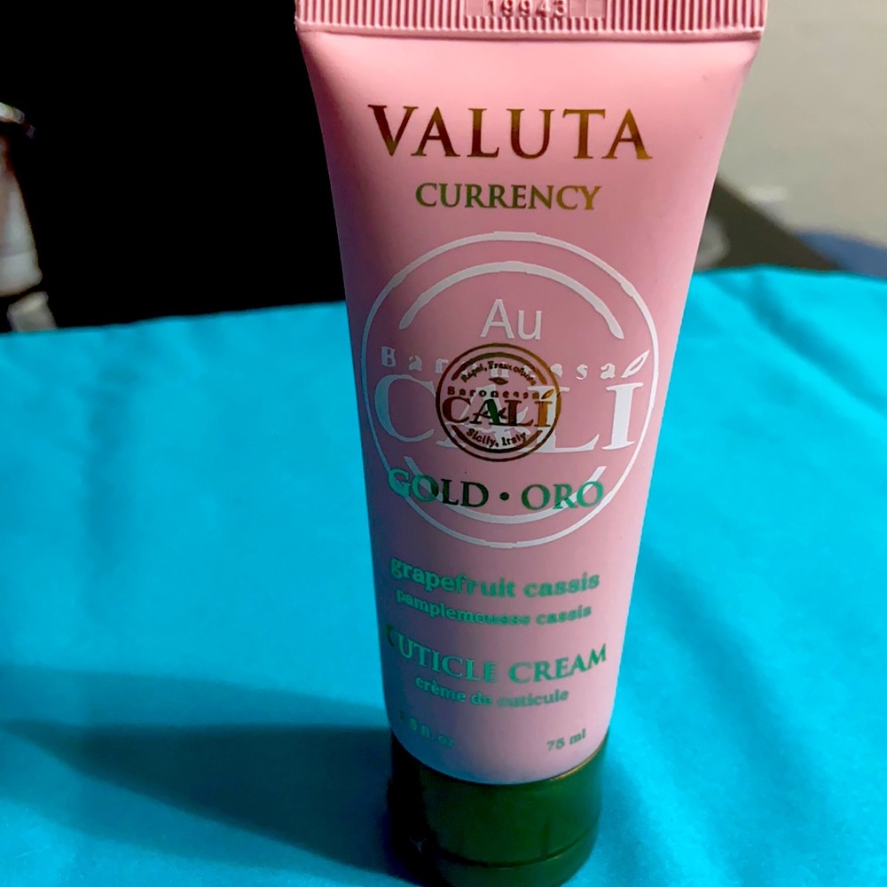 Cuticle cream by Valuta Currency